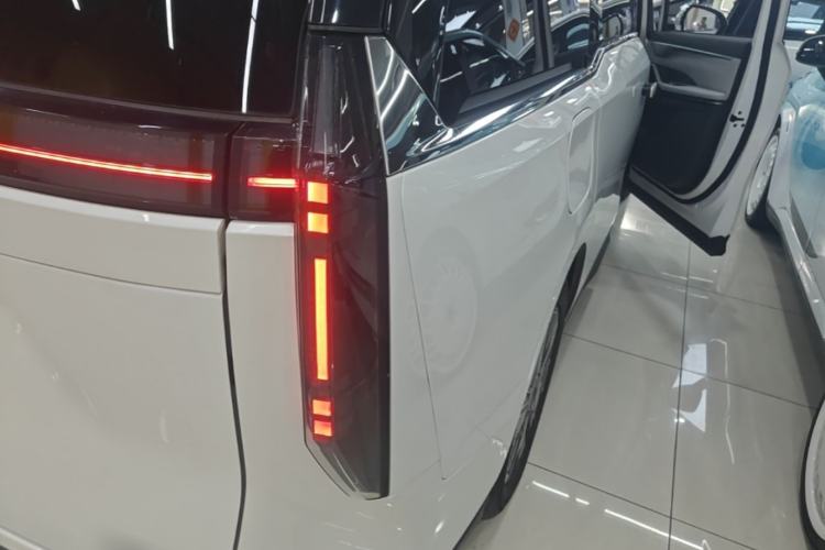 Used SAIC MAXUS Dajia 7 2024 Super Hybrid Long-Range Edition Enjoyment Version Right Rear Taillight