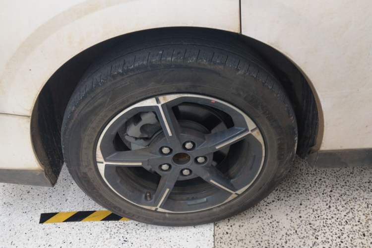 Used SAIC MAXUS Dajia 7 2024 527 km Long-Range Edition for the Prairie Right Rear Wheel Hub