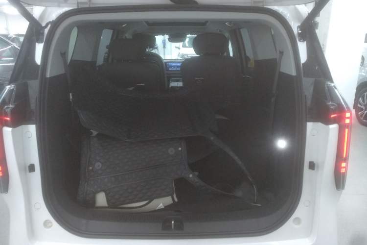 Used SAIC MAXUS Dajia 7 2024 Super Hybrid Long-Range Flagship Edition Trunk