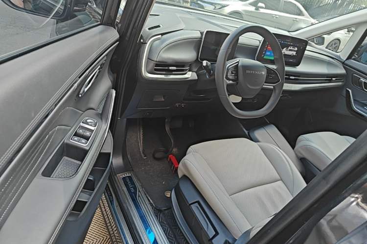 Used SAIC MAXUS Dajia 9 2022 Long-Range Oasis 7-Seater Version Driver Seat