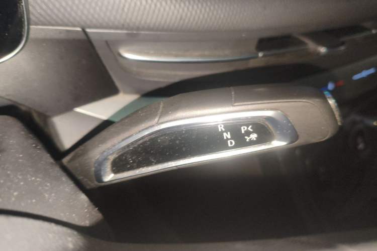 Used SAIC MAXUS Dajia 9 2022 Long-Range Oasis 7-Seater Version Gear Lever