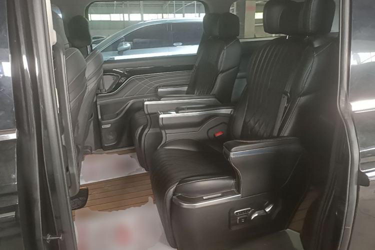 Used SAIC MAXUS Dajia 9 2022 Long-Range Oasis 7-Seater Version Left Rear Seat