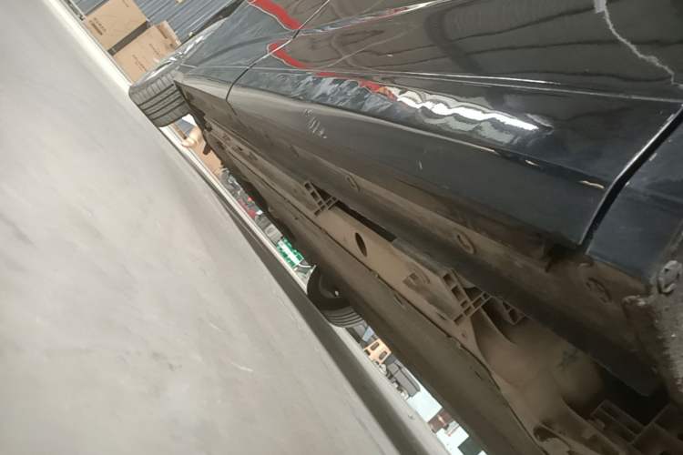 Used SAIC MAXUS Dajia 9 2022 Long-Range Oasis 7-Seater Version Left Side Sill