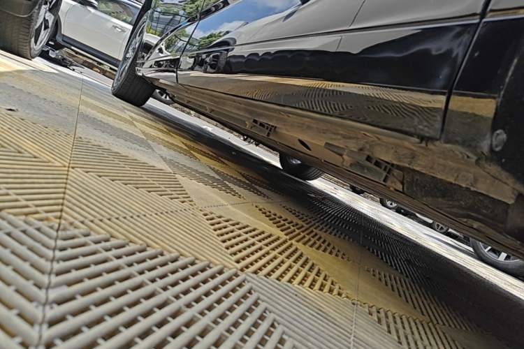 Used SAIC MAXUS Dajia 9 2022 Long-Range Oasis 7-Seater Version Left Side Sill