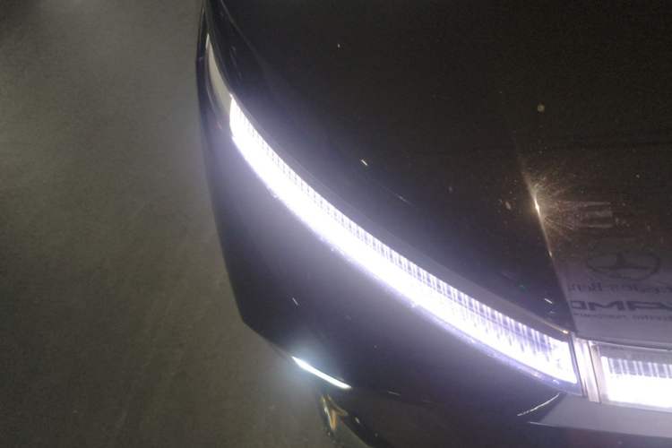 Used SAIC MAXUS Dajia 9 2022 Long-Range Oasis 7-Seater Version Right Front Headlight