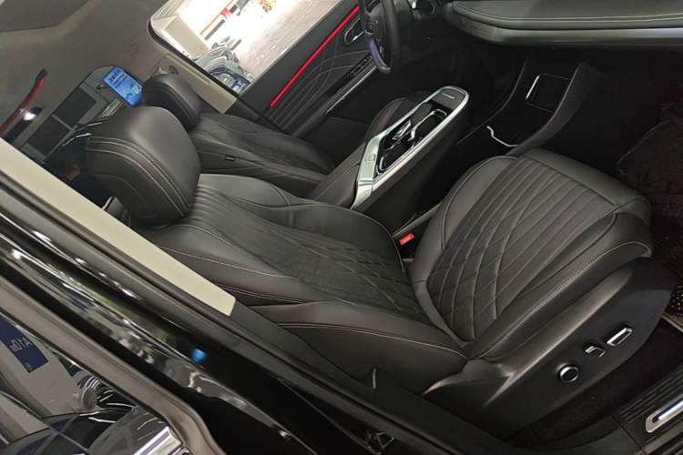 Used SAIC MAXUS Dajia 9 2022 Long-Range High-Mountain Six-Seater Version Right Front Seat