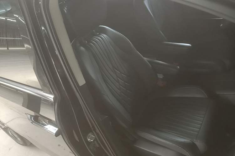 Used SAIC MAXUS Dajia 9 2022 Long-Range Oasis 7-Seater Version Right Front Seat