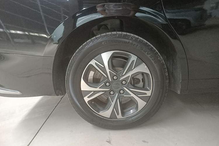 Used SAIC MAXUS Dajia 9 2022 Long-Range Oasis 7-Seater Version Right Rear Wheel Hub