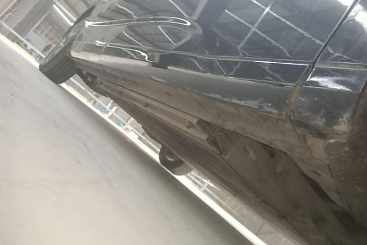 Used SAIC MAXUS Dajia 9 2022 Long-Range Oasis 7-Seater Version Right Side Sill