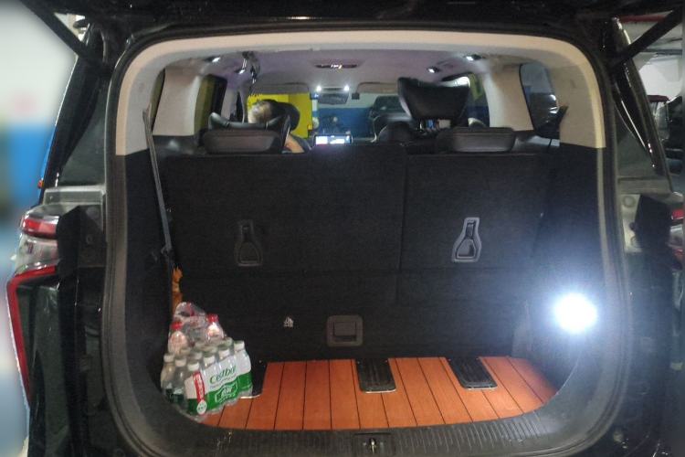Used SAIC MAXUS Dajia 9 2022 Long-Range Oasis 7-Seater Version Trunk
