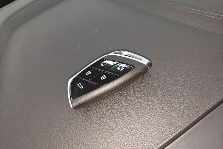 Used SAIC MAXUS Dajia 9 2022 Long-Range High-Mountain Six-Seater Version Vehicle Key