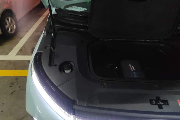 Used SAIC MAXUS Dajia 9 2022 Vast Forest Engine Bay Right