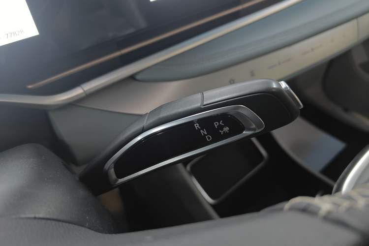 Used SAIC MAXUS Dajia 9 2022 Long-Range High-Mountain 7-Seater Version Gear Lever