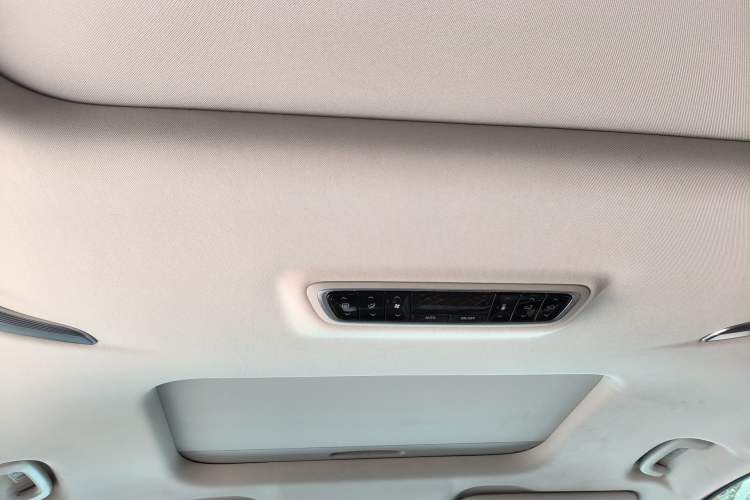 Used SAIC MAXUS Dajia 9 2022 Long-Range High-Mountain 7-Seater Version Headliner