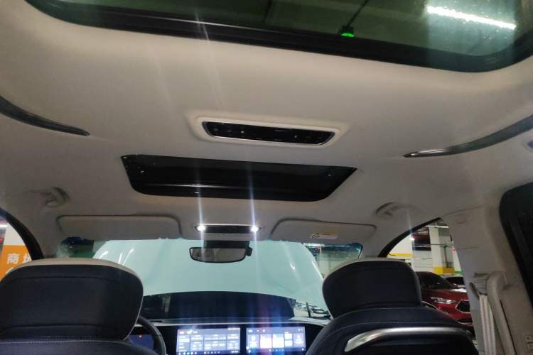 Used SAIC MAXUS Dajia 9 2022 Vast Forest Headliner