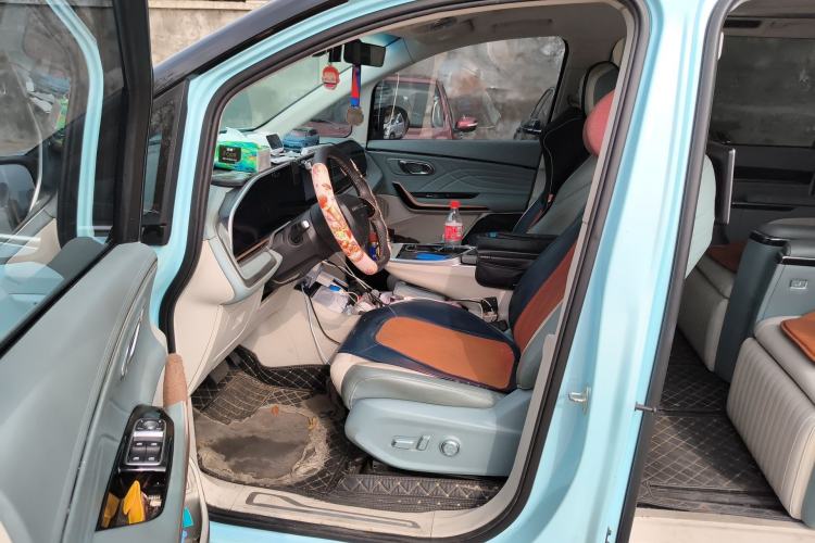 Used SAIC MAXUS Dajia 9 2022 Long-Range High-Mountain 7-Seater Version Left Front Seat