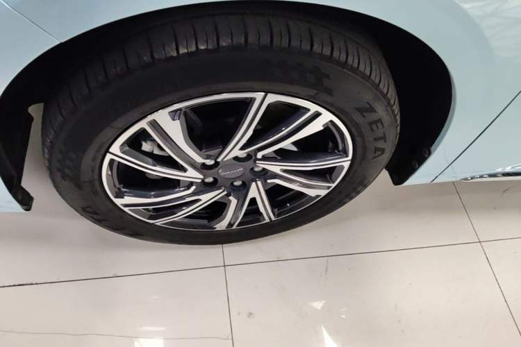 Used SAIC MAXUS Dajia 9 2022 Long-Range Forest Seven-Seater Version Left Front Wheel Hub