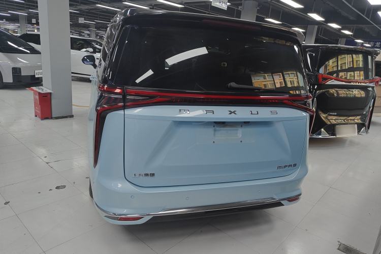 Used SAIC MAXUS Dajia 9 2022 Long-Range High-Mountain 7-Seater Version Rear