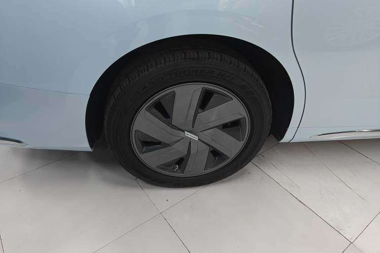 Used SAIC MAXUS Dajia 9 2022 Long-Range High-Mountain 7-Seater Version Right Rear Wheel Hub