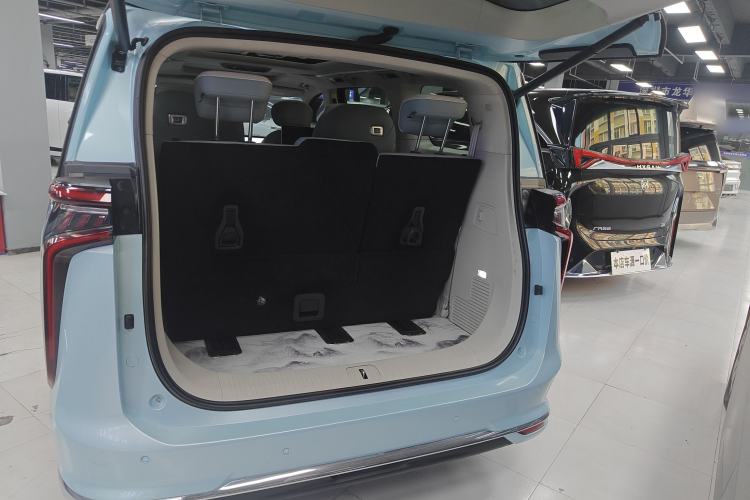 Used SAIC MAXUS Dajia 9 2022 Long-Range High-Mountain 7-Seater Version Trunk