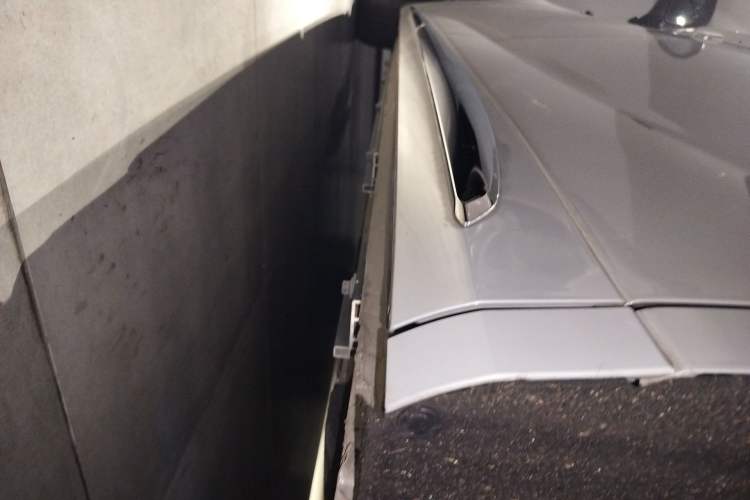 Used SAIC MAXUS Dajia 9 2022 Long-Range High-Mountain Six-Seater Version Left Side Sill