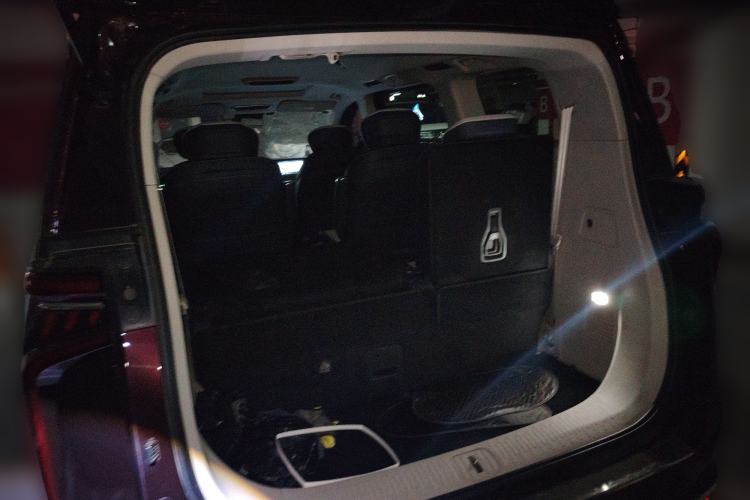 Used SAIC MAXUS Dajia 9 2022 Long-Range Ranch 7-Seater Version Trunk