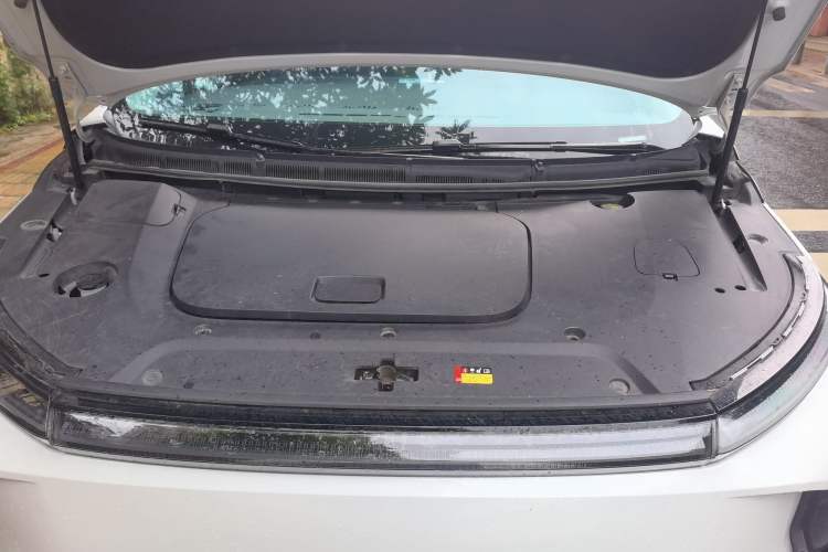 Used SAIC MAXUS Dajia 9 2022 Long-Range Ranch 7-Seater Version Engine Bay