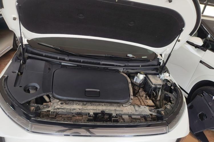 Used SAIC MAXUS Dajia 9 2022 Long-Range High-Mountain 7-Seater Version Engine Bay