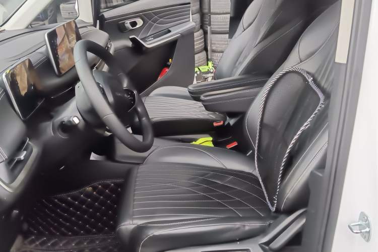 Used SAIC MAXUS Dajia 9 2022 Long-Range Oasis 7-Seater Version Left Front Seat