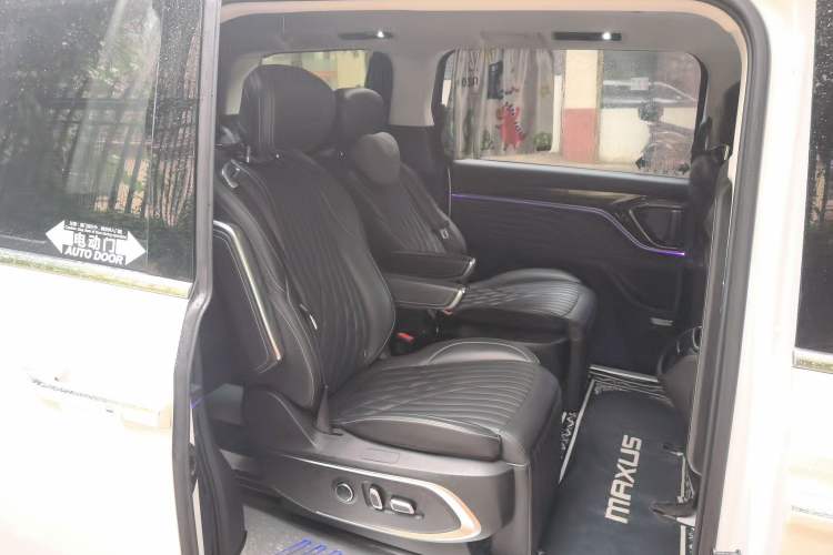 Used SAIC MAXUS Dajia 9 2022 Long-Range Ranch 7-Seater Version Left Rear Seat