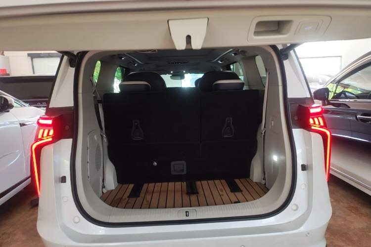 Used SAIC MAXUS Dajia 9 2022 Long-Range High-Mountain 7-Seater Version Trunk
