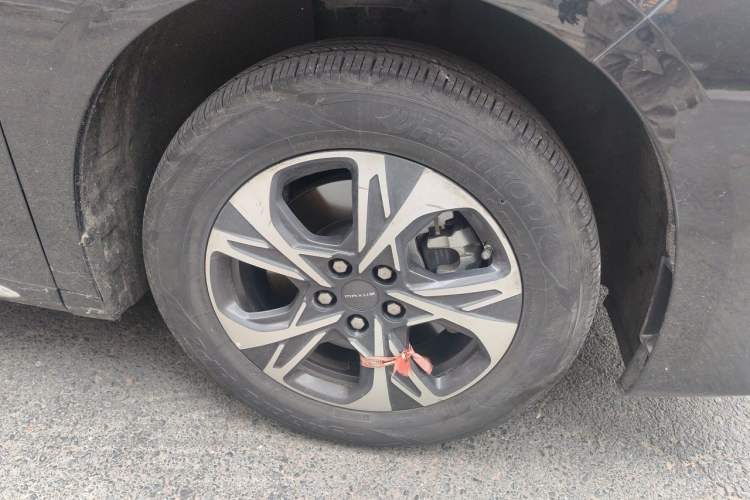 Used SAIC MAXUS Dajia 9 2023 Standard Range Grassland 7-Seater Version Right Front Wheel Hub