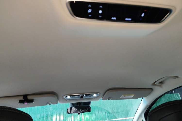 Used SAIC MAXUS Dajia 9 2023 Standard Range Oasis 7-Seater Version Headliner