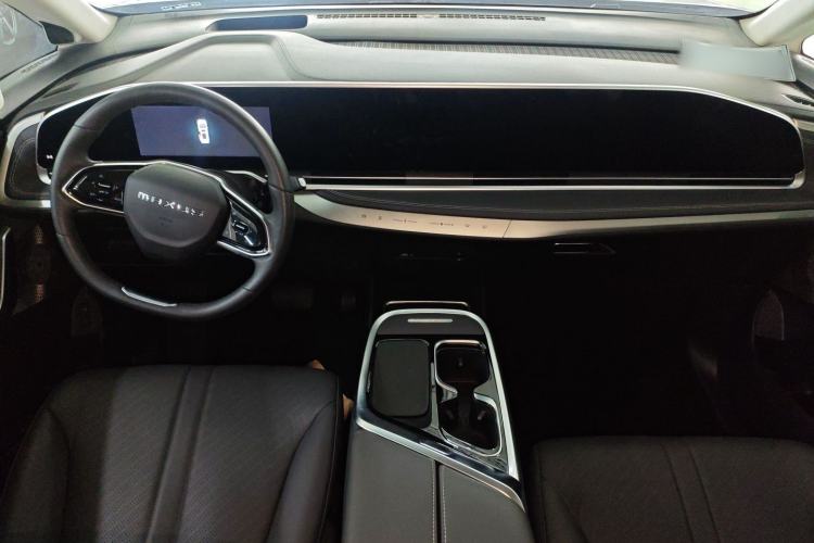 Used SAIC MAXUS Dajia 9 2024 Super Hybrid Ultra-Long Range Mountain Edition 7-Seater Center Console