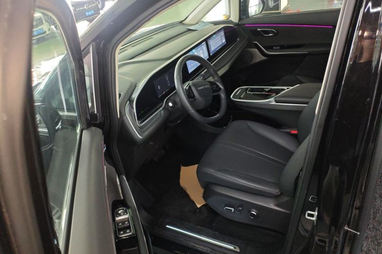 Used SAIC MAXUS Dajia 9 2024 Super Hybrid Ultra-Long Range Mountain Edition 7-Seater Driver Seat