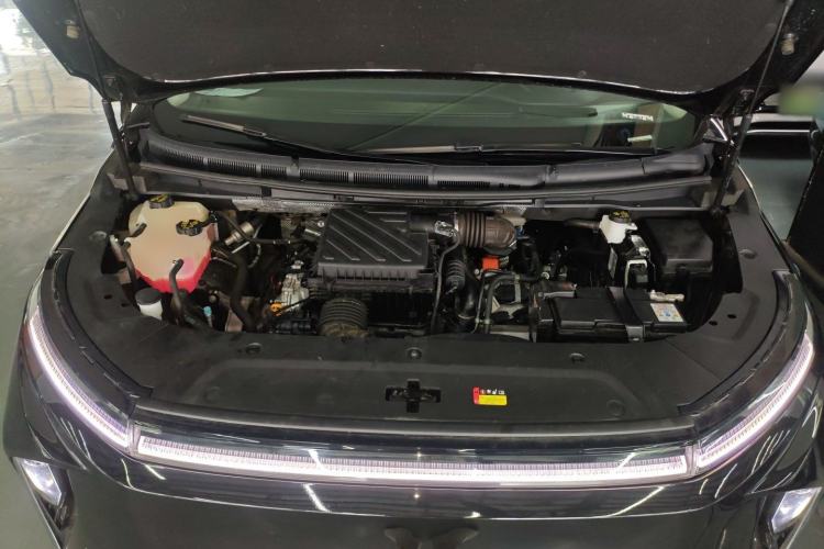 Used SAIC MAXUS Dajia 9 2024 Super Hybrid Ultra-Long Range Mountain Edition 7-Seater Engine Bay