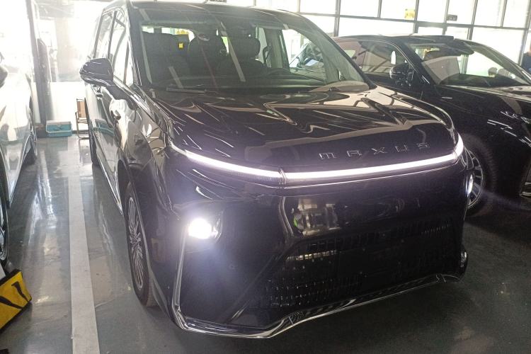 Used SAIC MAXUS Dajia 9 2024 Super Hybrid Ultra-Long Range Mountain Edition 7-Seater Exterior 2
