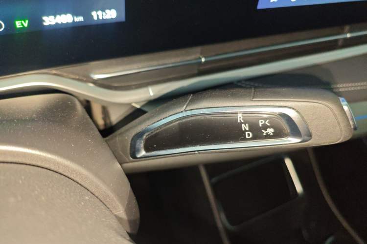 Used SAIC MAXUS Dajia 9 2024 Super Hybrid Ultra-Long Range Mountain Edition 7-Seater Gear Lever