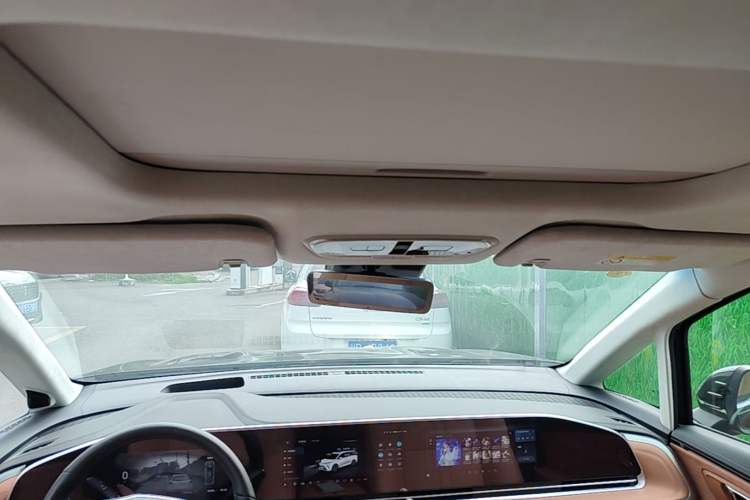 Used SAIC MAXUS Dajia 9 2024 Super Hybrid Ultra-Long Range Mountain Edition 7-Seater Headliner