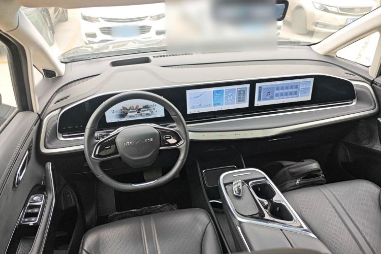 Used SAIC MAXUS Dajia 9 2024 Super Hybrid Ultra-Long Range Mountain Edition 7-Seater Interior 2