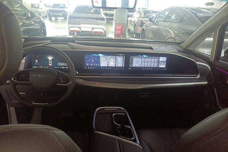 Used SAIC MAXUS Dajia 9 2024 Super Hybrid Ultra-Long Range Mountain Edition 7-Seater Interior 2