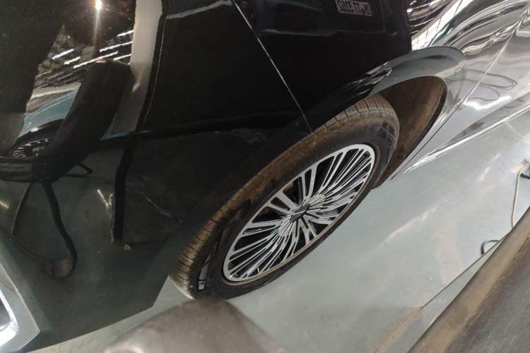 Used SAIC MAXUS Dajia 9 2024 Super Hybrid Ultra-Long Range Mountain Edition 7-Seater Left Front Wheel Hub
