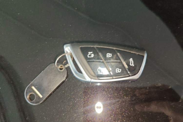 Used SAIC MAXUS Dajia 9 2024 Super Hybrid Ultra-Long Range Mountain Edition 7-Seater Vehicle Key