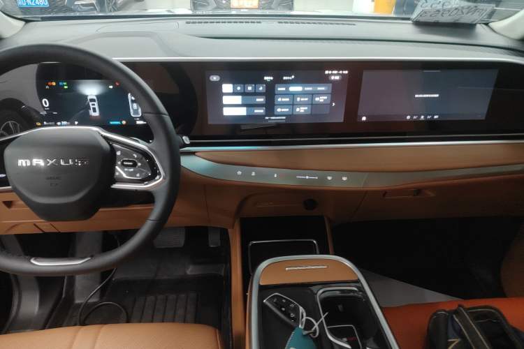 Used SAIC MAXUS Dajia 9 2024 Super Hybrid Ultra-Long Range Forest Edition 7-Seater Audio And AC Panel