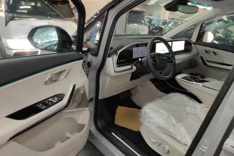 Used SAIC MAXUS Dajia 9 2024 Super Hybrid Long-Range Forest Edition 7-Seater Driver Seat