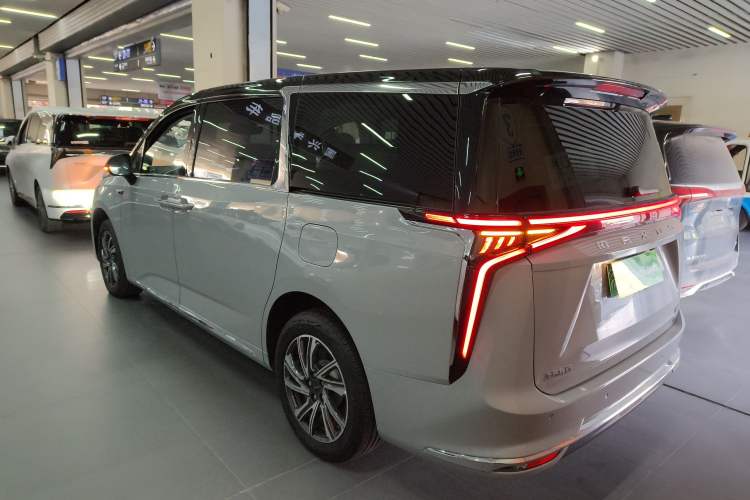 Used SAIC MAXUS Dajia 9 2024 Super Hybrid Long-Range Forest Edition 7-Seater Exterior 2