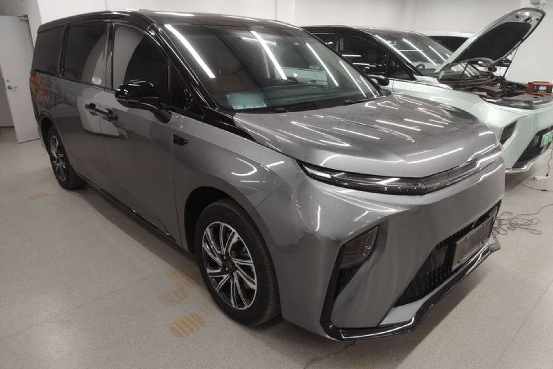Used SAIC MAXUS Dajia 9 2024 Super Hybrid Ultra-Long Range Forest Edition 7-Seater Exterior 2