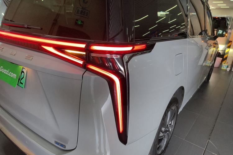 Used SAIC MAXUS Dajia 9 2024 Super Hybrid Long-Range Forest Edition 7-Seater Exterior 3