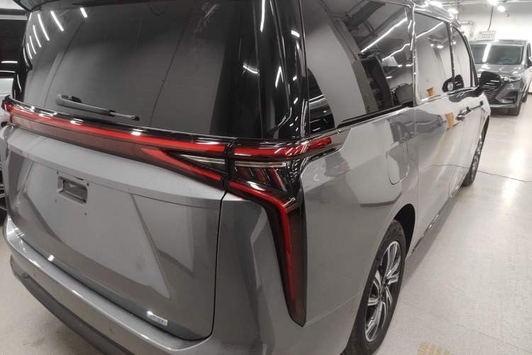 Used SAIC MAXUS Dajia 9 2024 Super Hybrid Ultra-Long Range Forest Edition 7-Seater Exterior 6