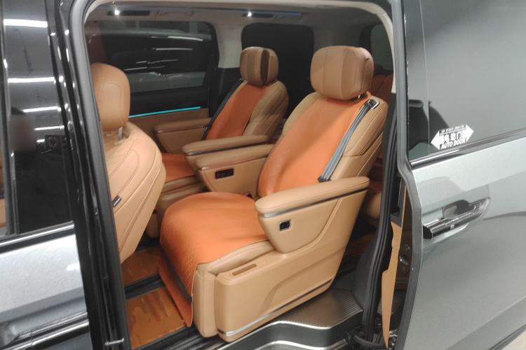 Used SAIC MAXUS Dajia 9 2024 Super Hybrid Ultra-Long Range Forest Edition 7-Seater Interior 4